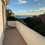 Casa Bianca 5 - Confortevole In Centro A 아파트